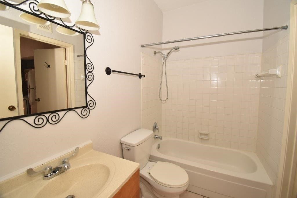 6602 Harbor Town Drive, #605, Houston, TX 77036 6602 Harbor Town Drive, #605, Houston, TX 77036