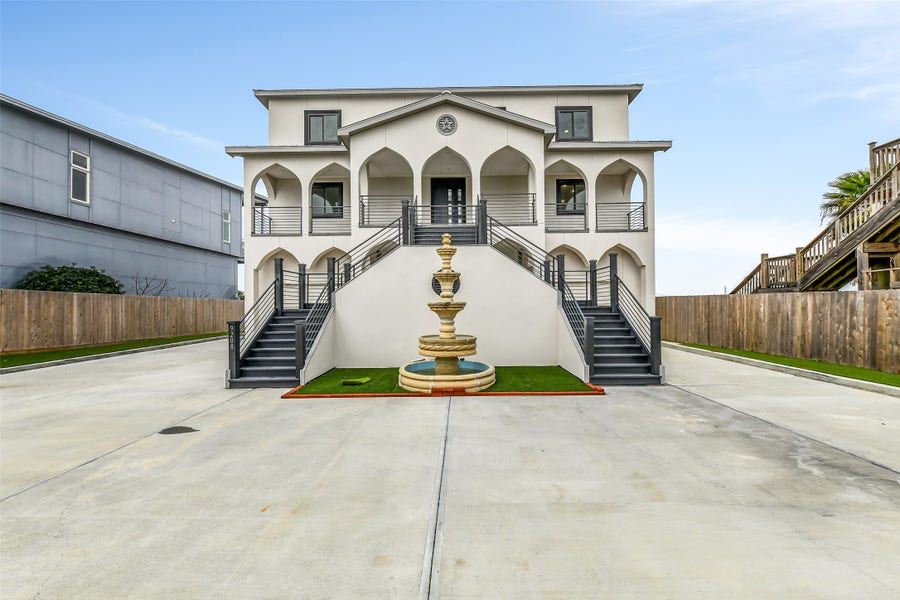 Property photo for 9208 W Bay Road, Galveston, TX