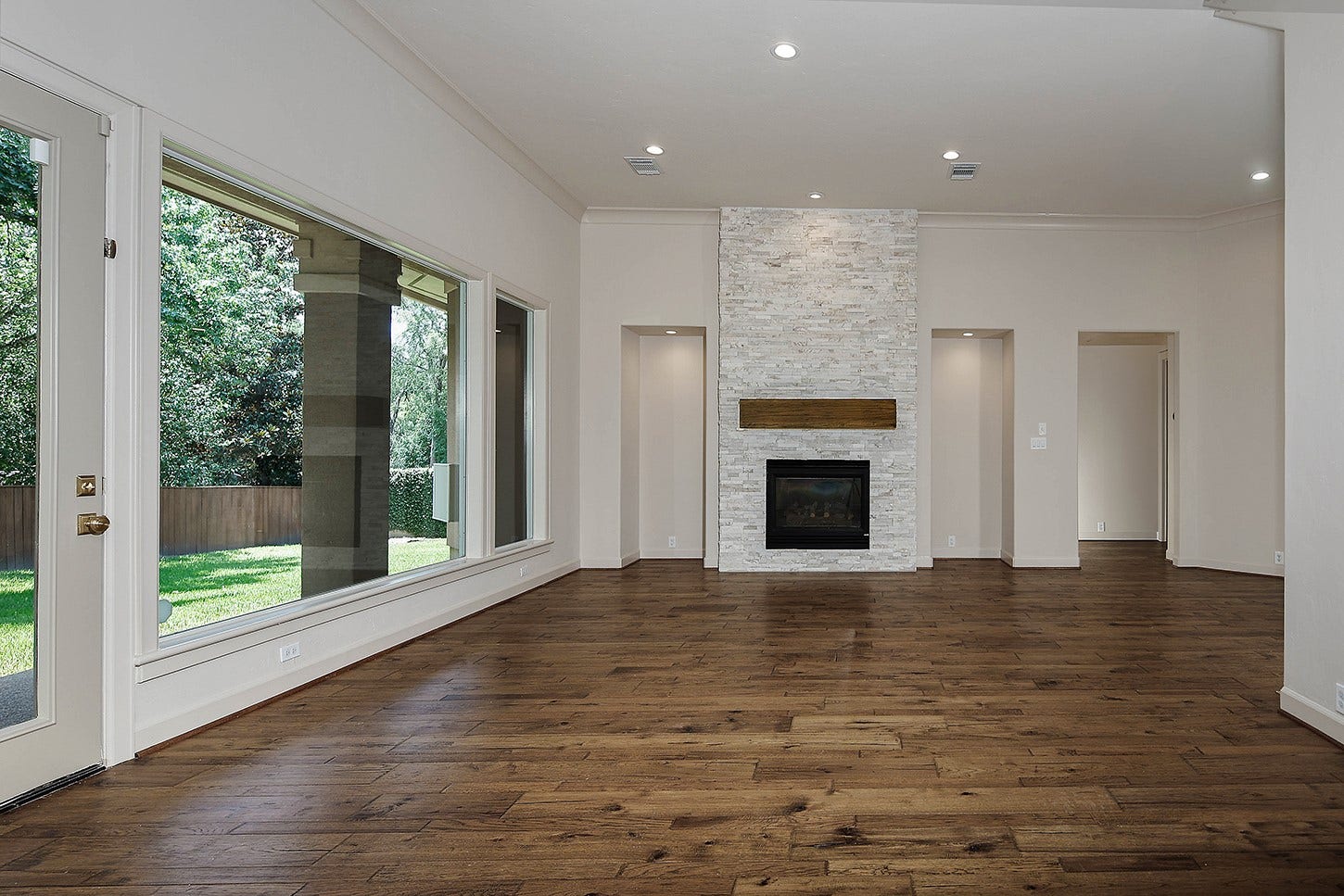 74 Batesbrooke Court, The Woodlands, TX 77381 74 Batesbrooke Court, The Woodlands, TX 77381