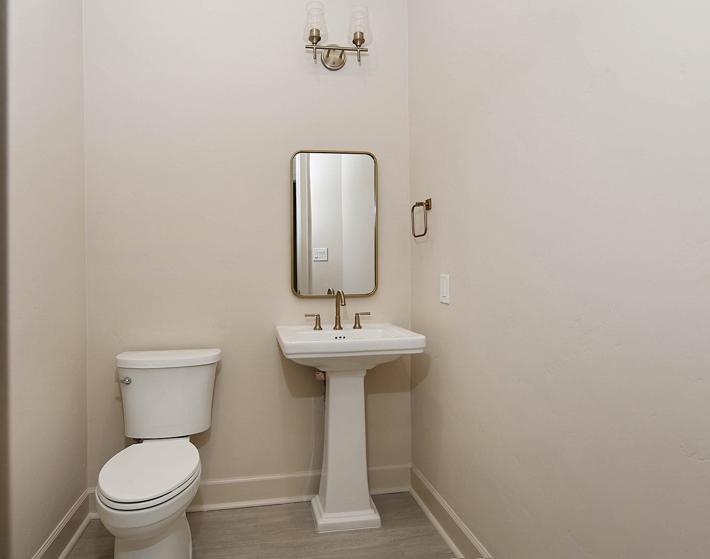 74 Batesbrooke Court, The Woodlands, TX 77381 74 Batesbrooke Court, The Woodlands, TX 77381
