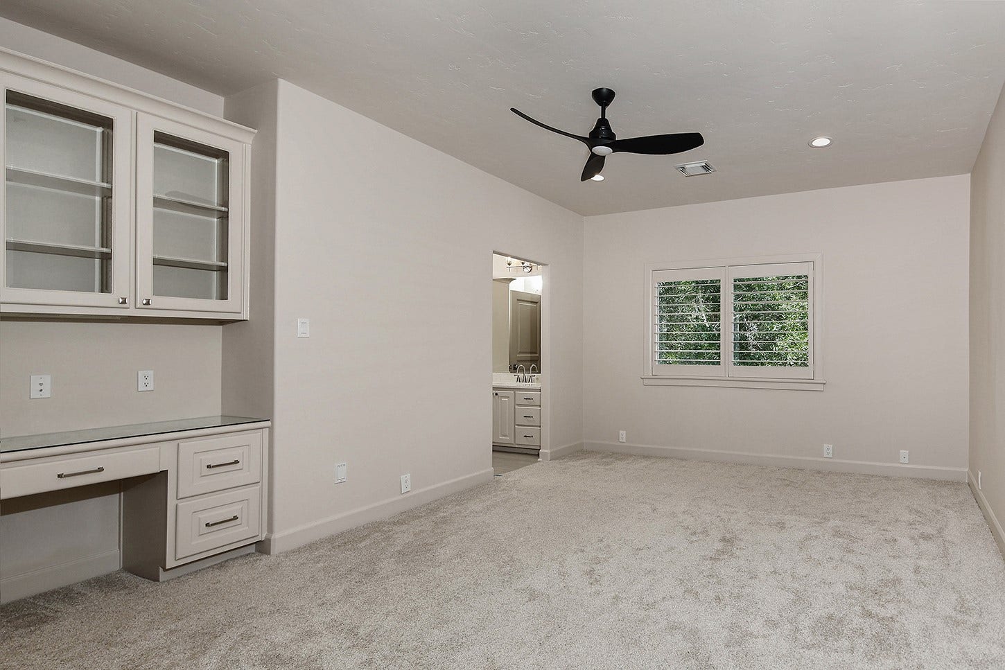 74 Batesbrooke Court, The Woodlands, TX 77381 74 Batesbrooke Court, The Woodlands, TX 77381
