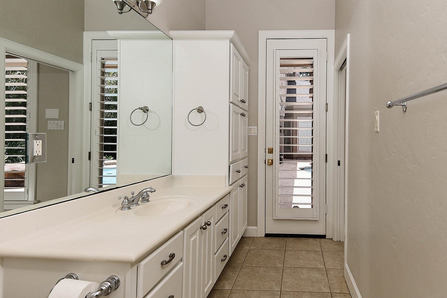 74 Batesbrooke Court, The Woodlands, TX 77381 74 Batesbrooke Court, The Woodlands, TX 77381