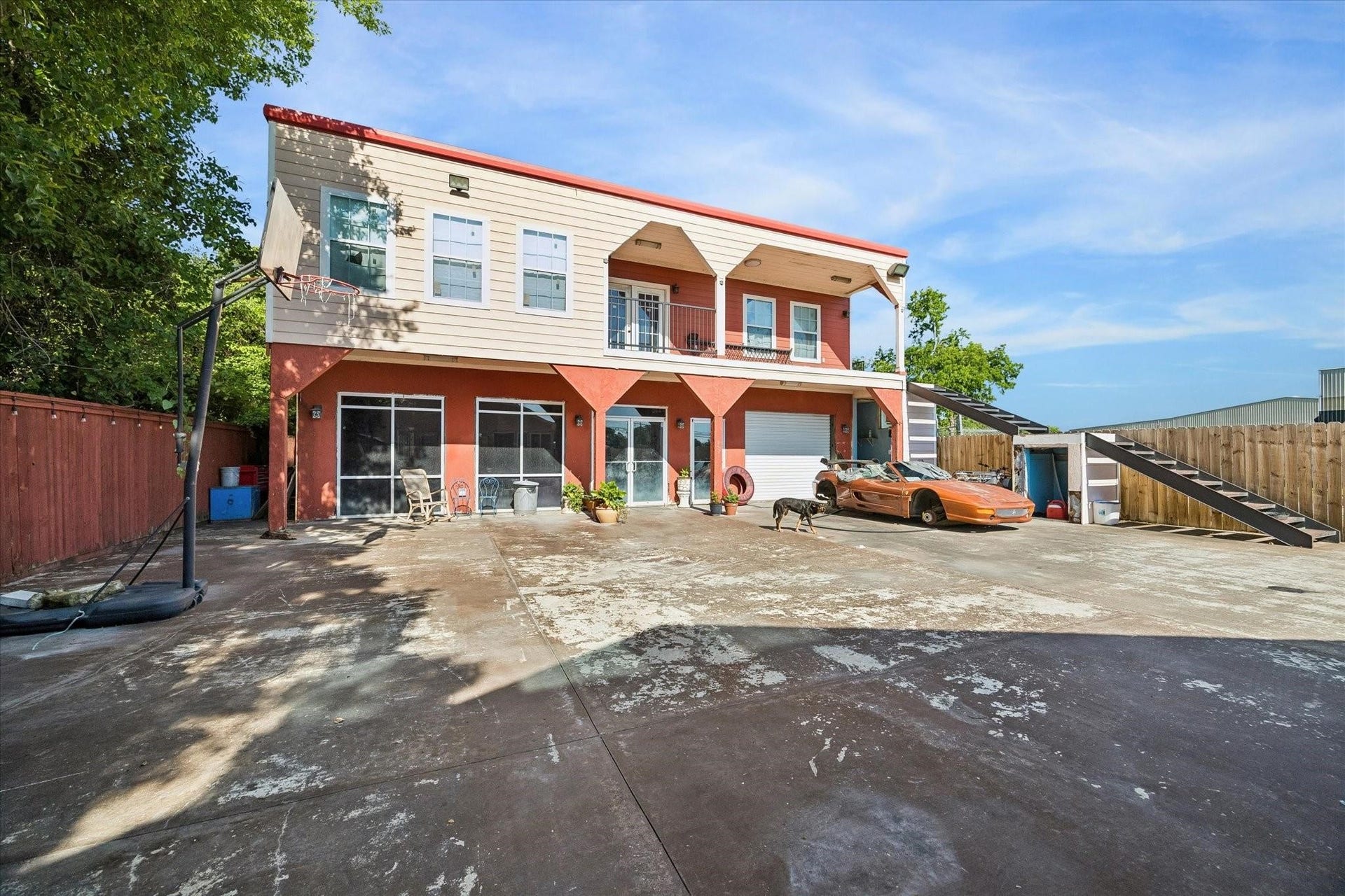 9944 E Hardy Road, Houston, TX 77093 9944 E Hardy Road, Houston, TX 77093