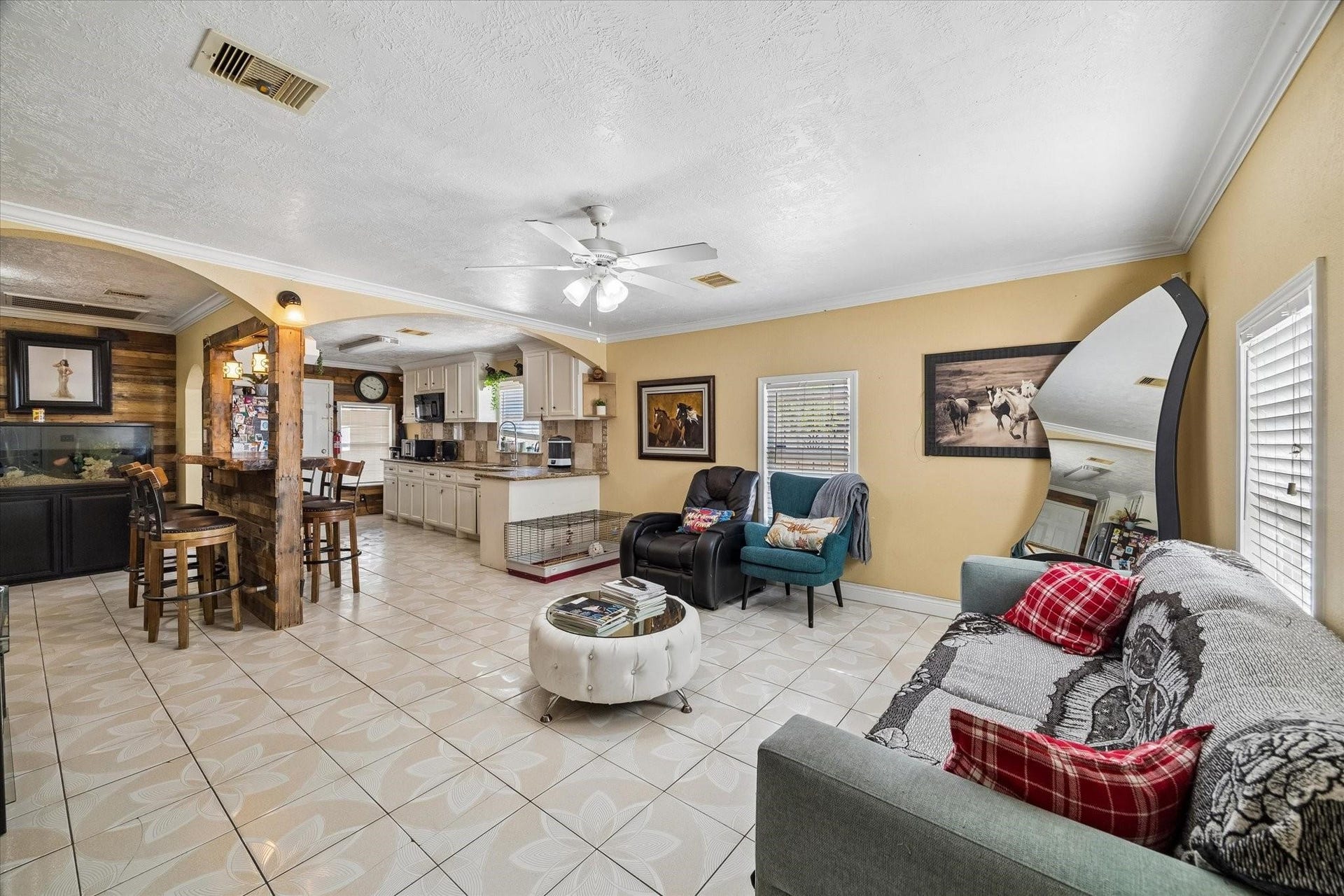 9944 E Hardy Road, Houston, TX 77093 9944 E Hardy Road, Houston, TX 77093