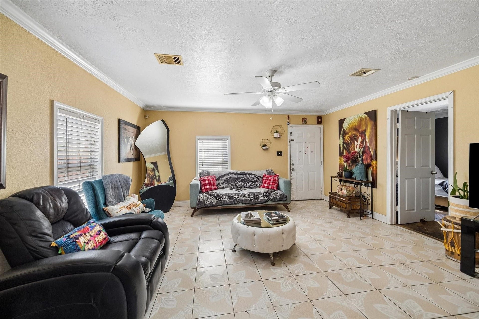 9944 E Hardy Road, Houston, TX 77093 9944 E Hardy Road, Houston, TX 77093
