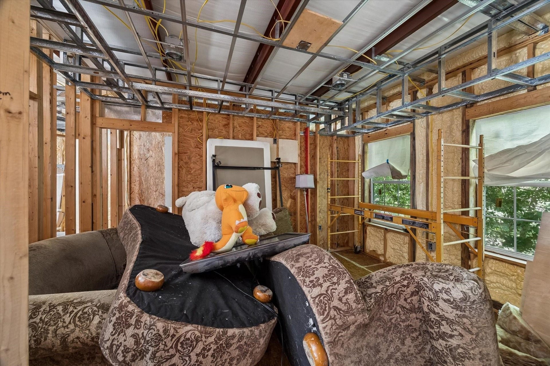 9944 E Hardy Road, Houston, TX 77093 9944 E Hardy Road, Houston, TX 77093