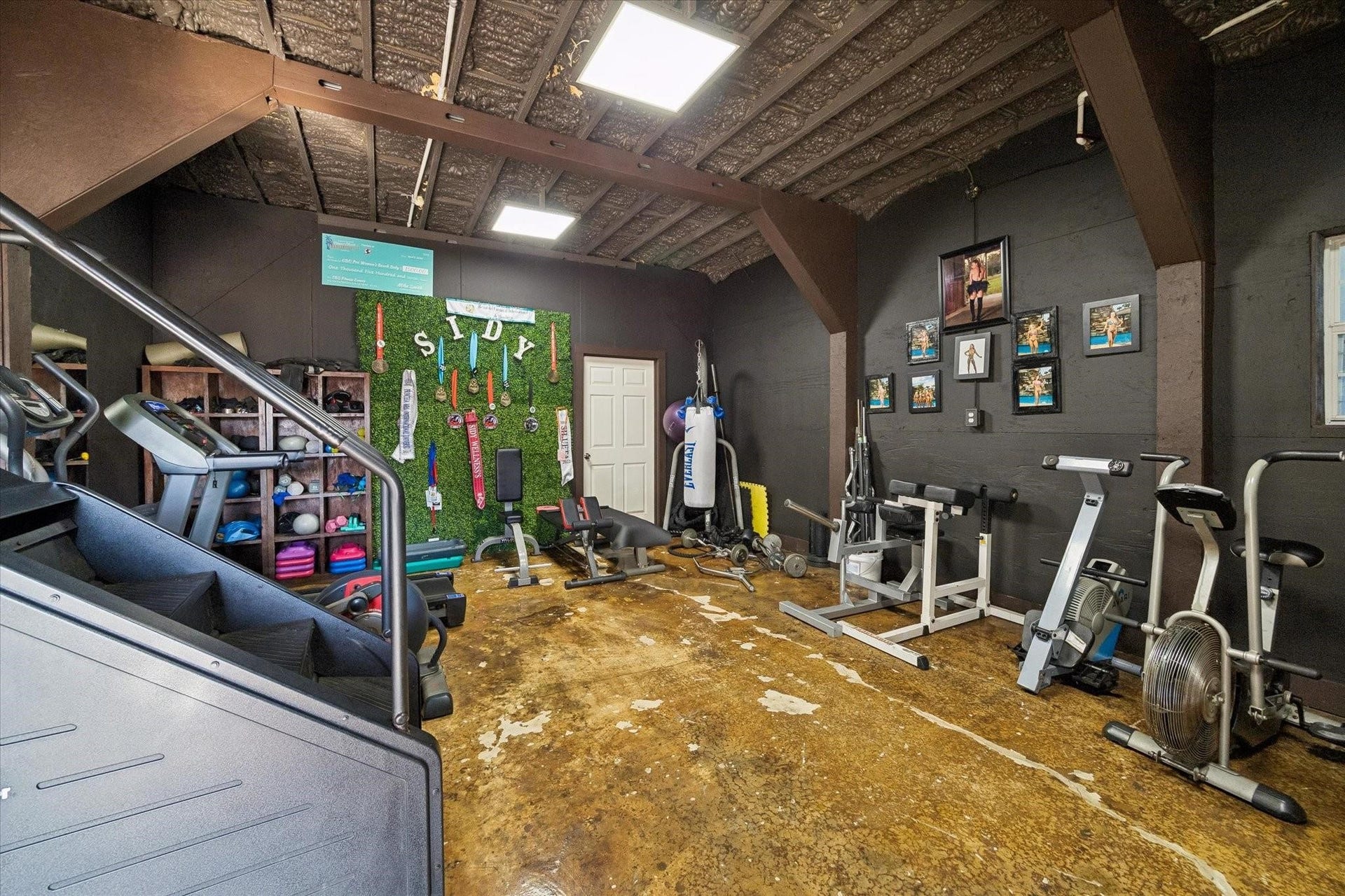 9944 E Hardy Road, Houston, TX 77093 9944 E Hardy Road, Houston, TX 77093