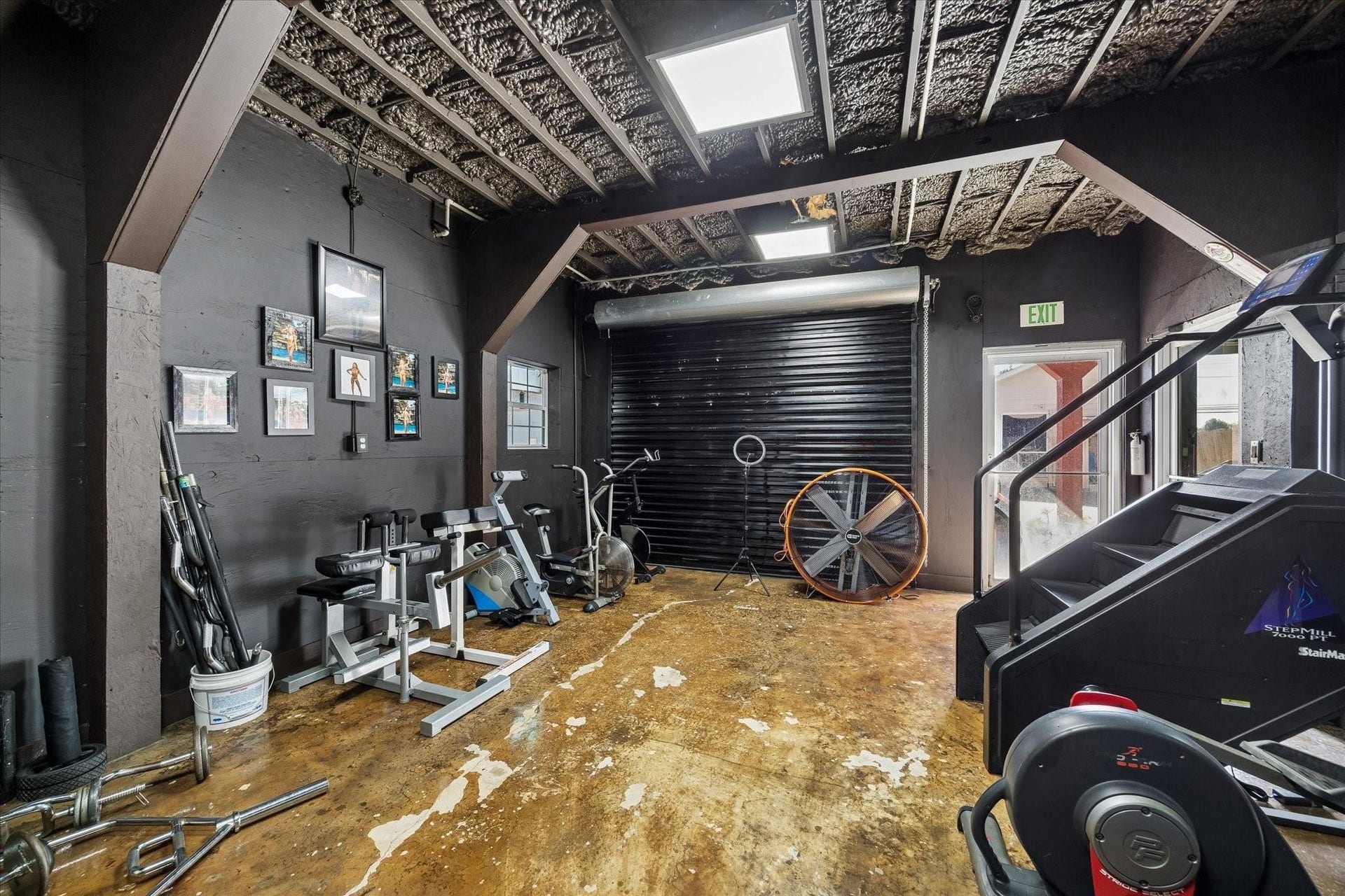 9944 E Hardy Road, Houston, TX 77093 9944 E Hardy Road, Houston, TX 77093