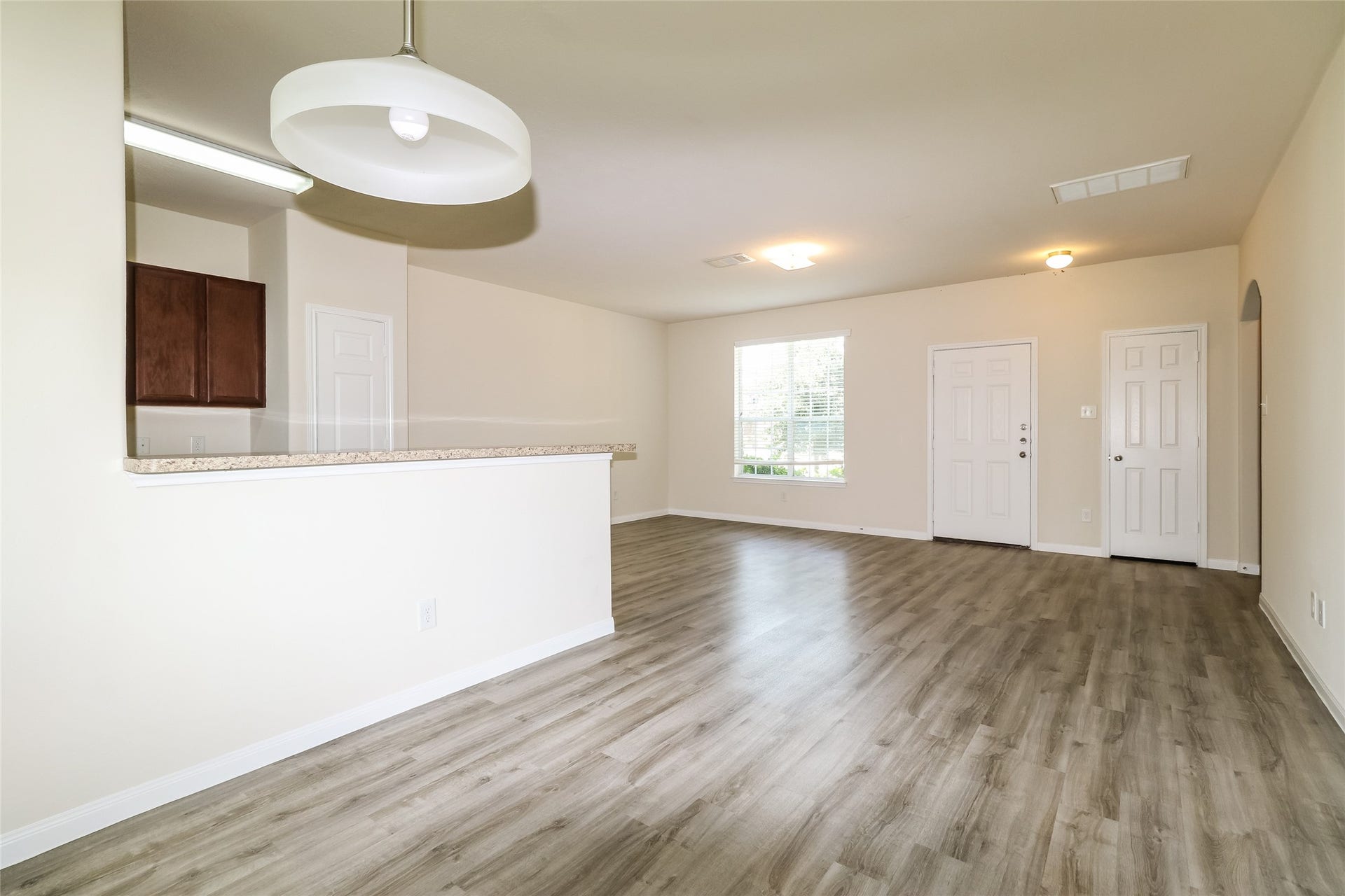12407 Dona Lane, Houston, TX 77044 Photos may be representative of the floor plan and not the exact home. Finishes, layout, and features of the actual property for lease may vary.