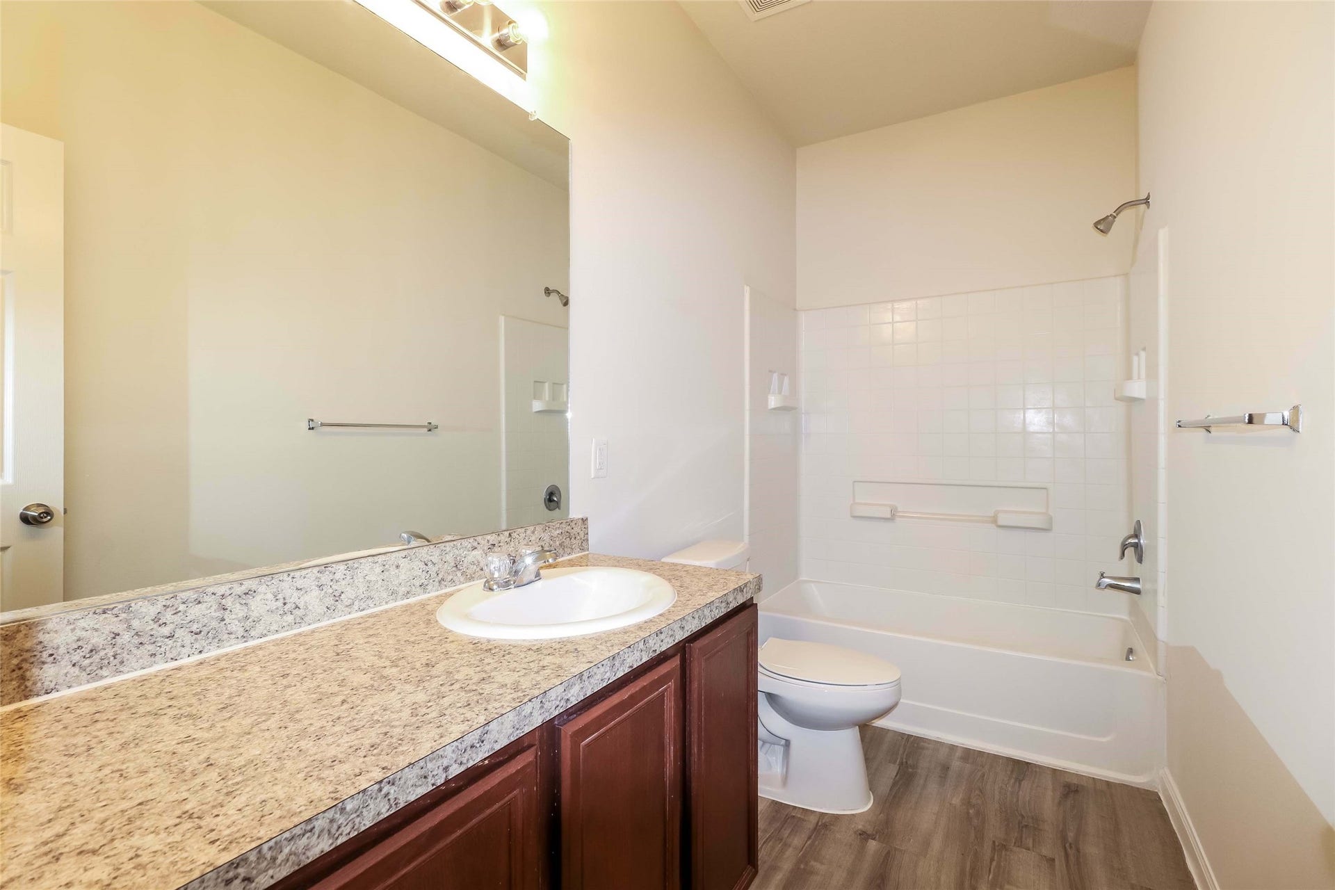 12407 Dona Lane, Houston, TX 77044 Photos may be representative of the floor plan and not the exact home. Finishes, layout, and features of the actual property for lease may vary.