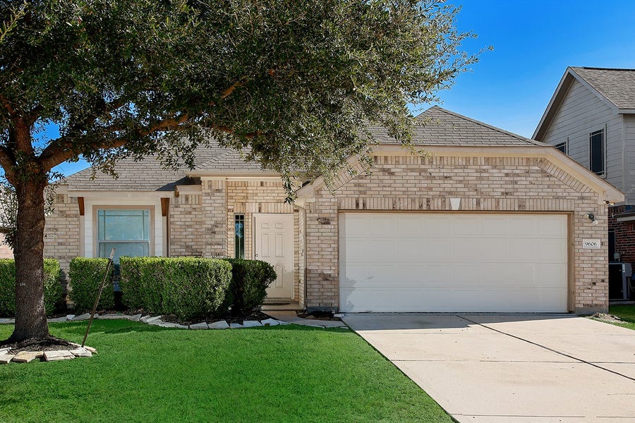 Property photo for 9606 Arched Oak Drive, Houston, TX