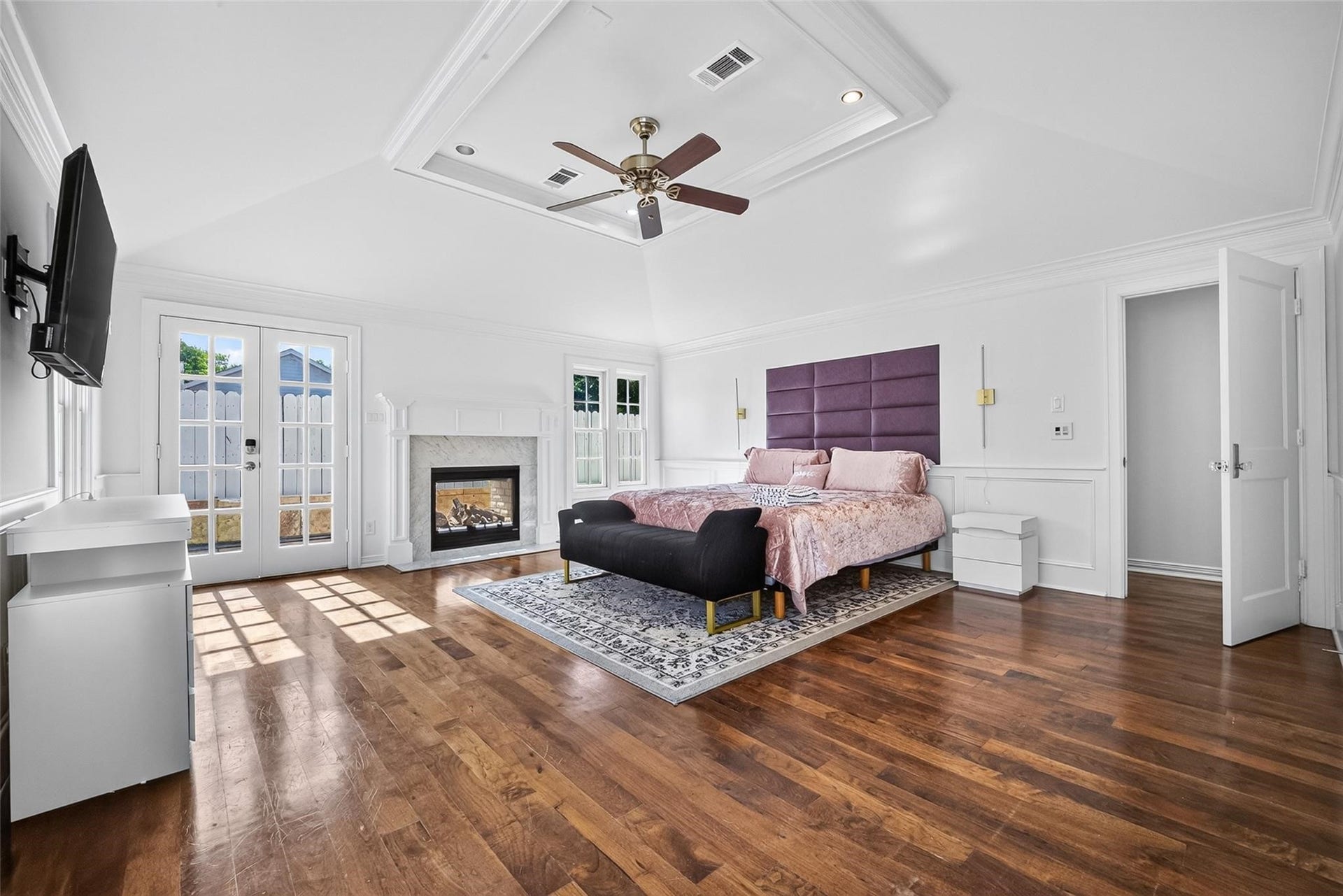 2127 Milford Street, Houston, TX 77098 2127 Milford Street, Houston, TX 77098