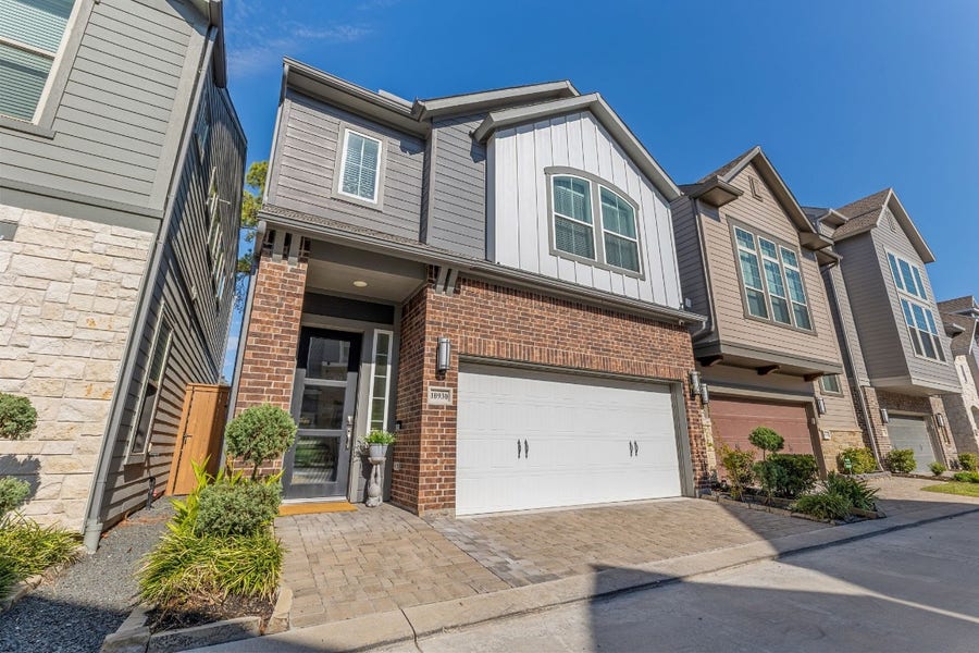 Property photo for 10930 Brambling Wood Drive, Houston, TX