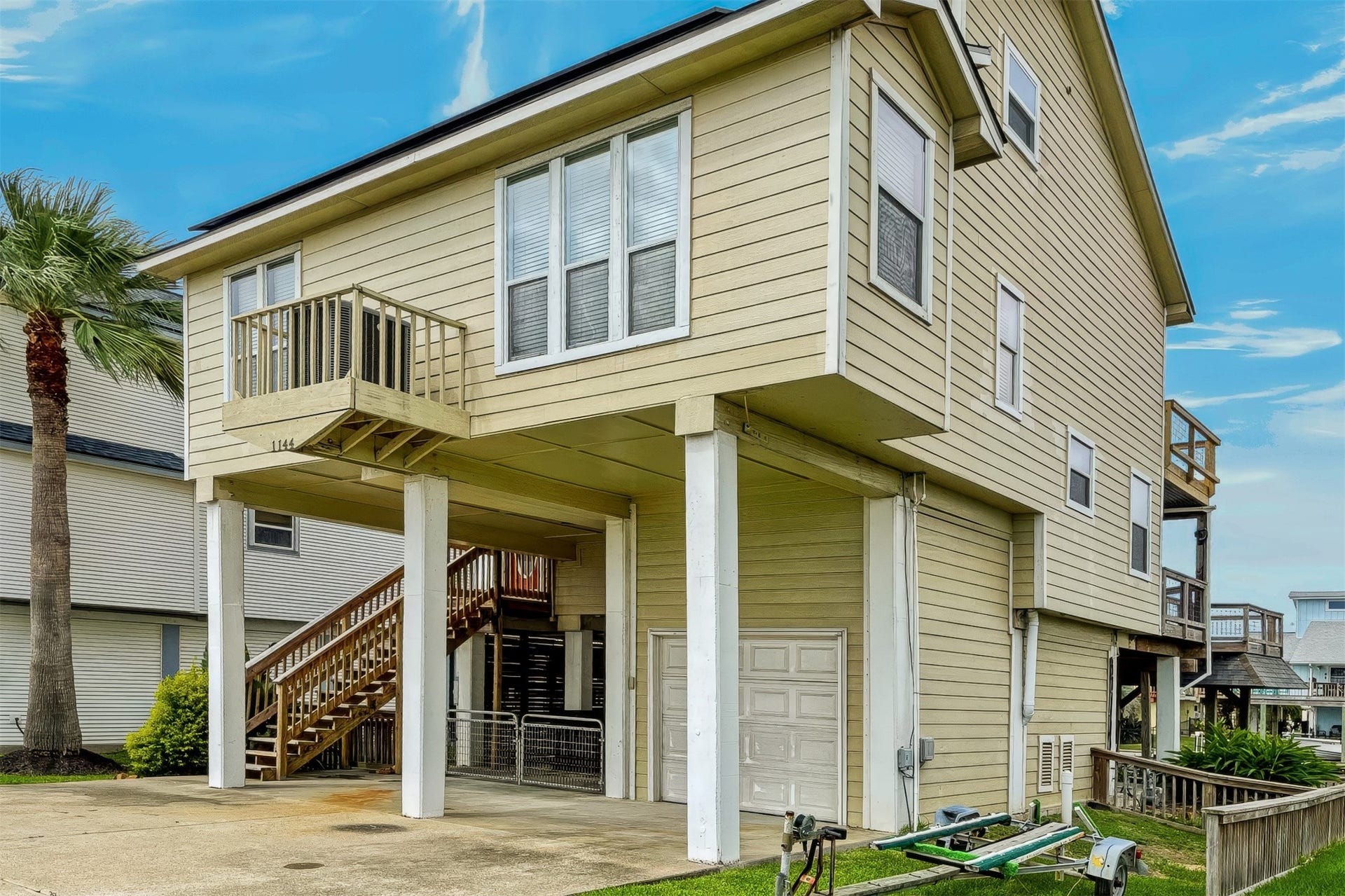 1144 Sailfish Street, Bayou Vista, TX 77563 AREA ON SIDE OF HOUSE HAS ROOM FOR SMALL BOAT TRAILER