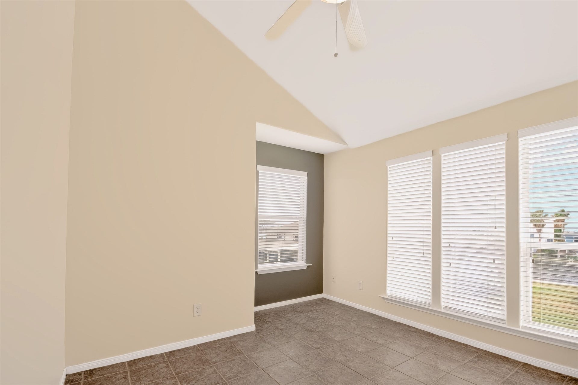 1144 Sailfish Street, Bayou Vista, TX 77563 BEDROOM 2