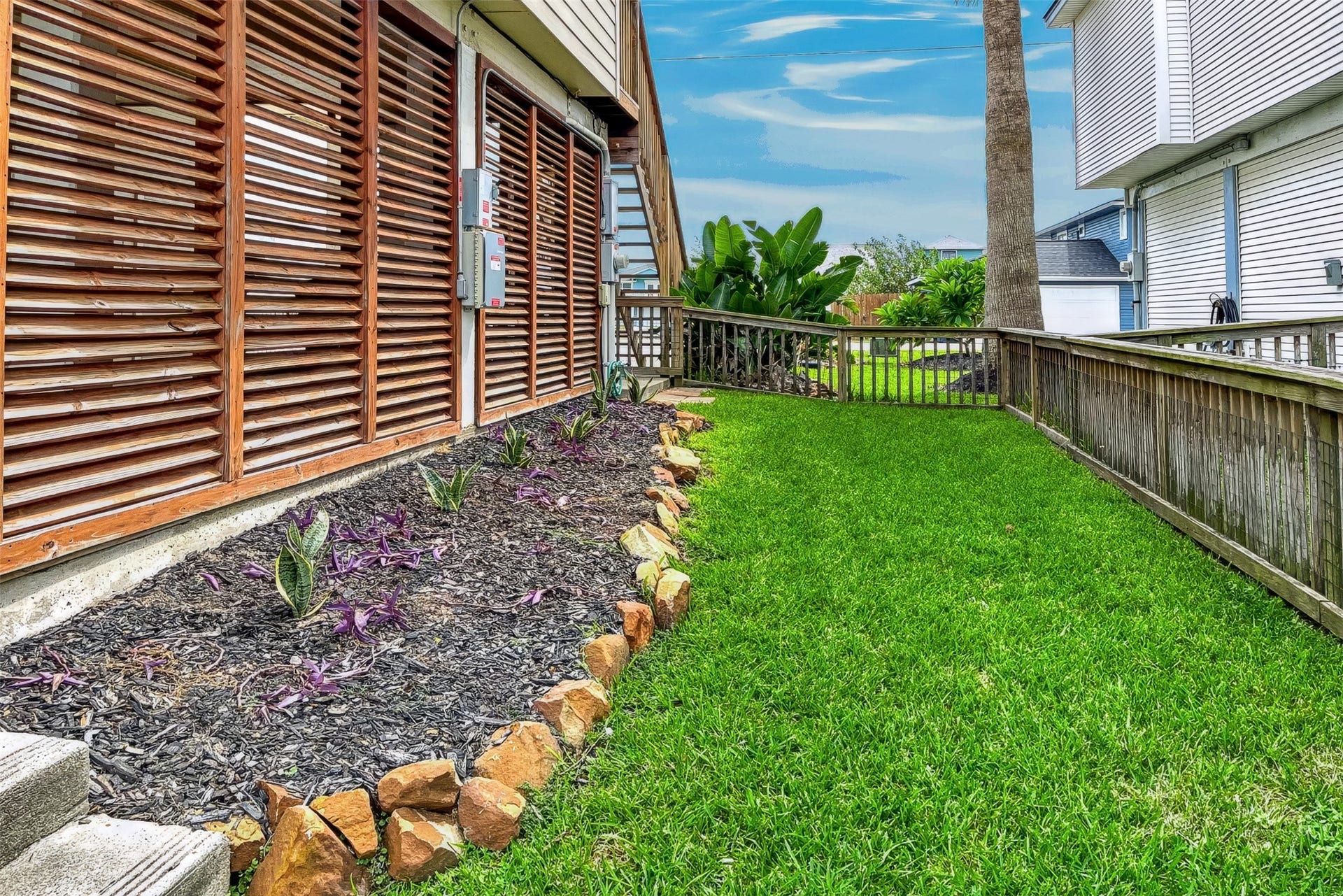 1144 Sailfish Street, Bayou Vista, TX 77563 MORE AREA OF FENCED IN BACK YARD