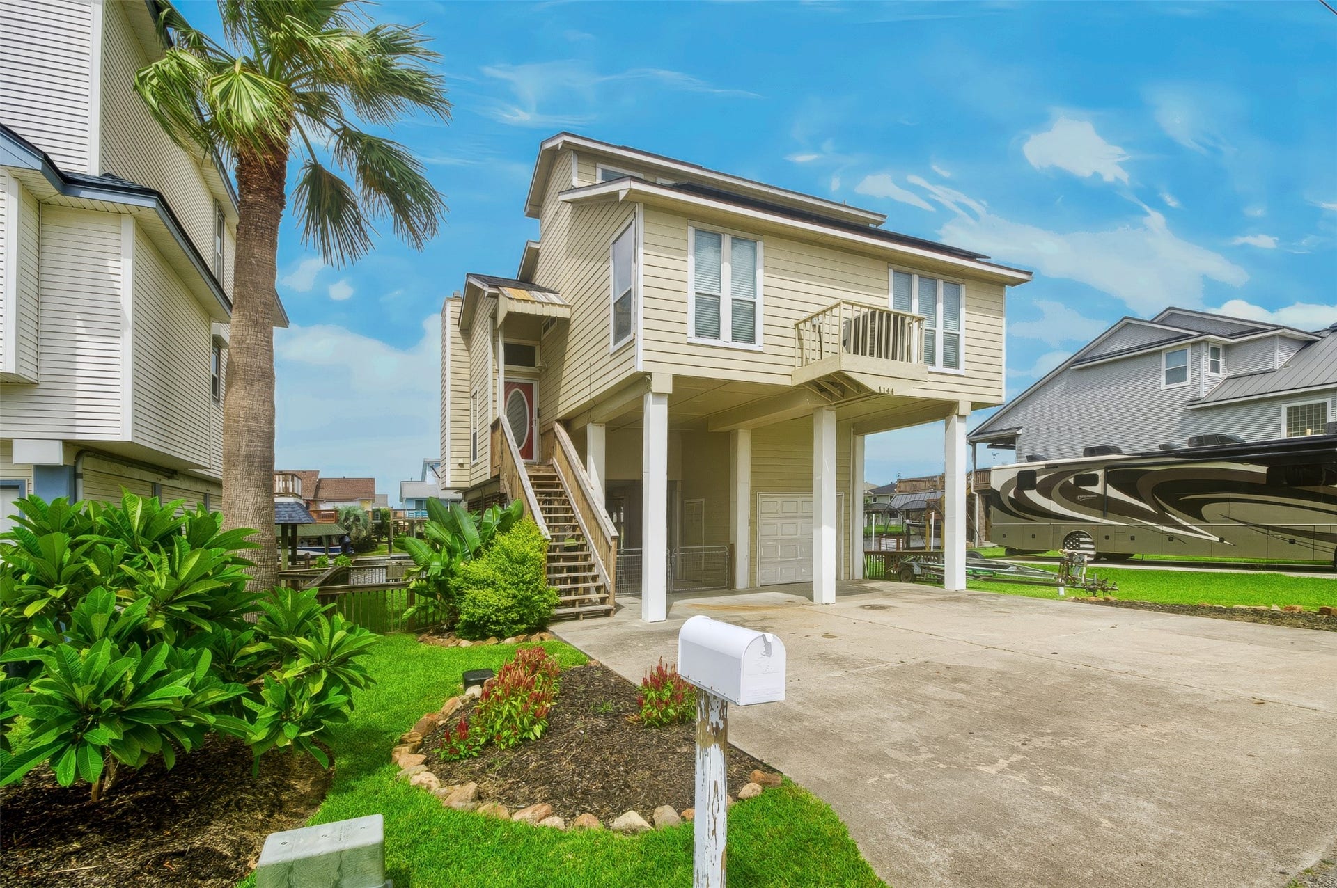1144 Sailfish Street, Bayou Vista, TX 77563 BEAUTIFUL WATERFRONT HOME