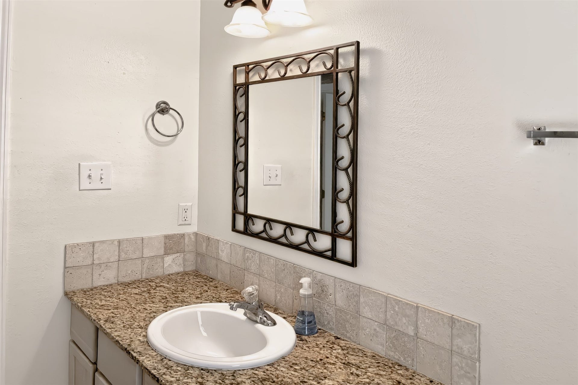 1144 Sailfish Street, Bayou Vista, TX 77563 1144 Sailfish Street, Bayou Vista, TX 77563
