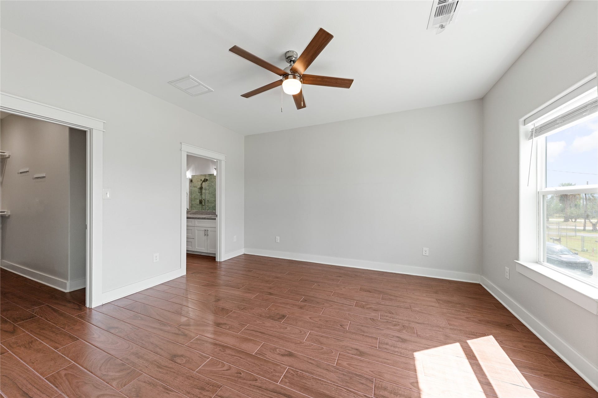 9614 Teichman Road, Galveston, TX 77554 Primary Bedroom