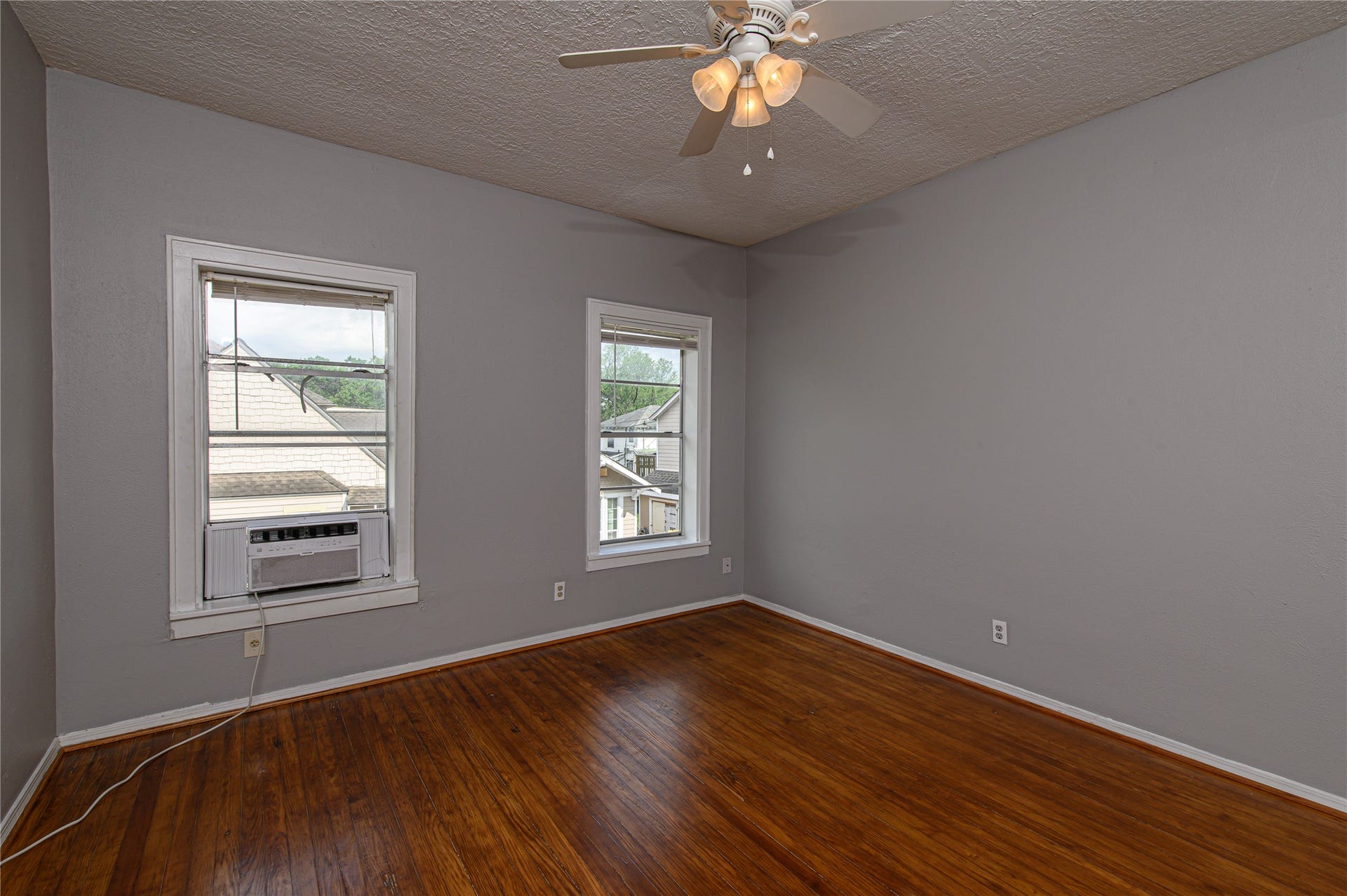 4620 Clay, #B, Houston, TX 77023 4620 Clay, #B, Houston, TX 77023