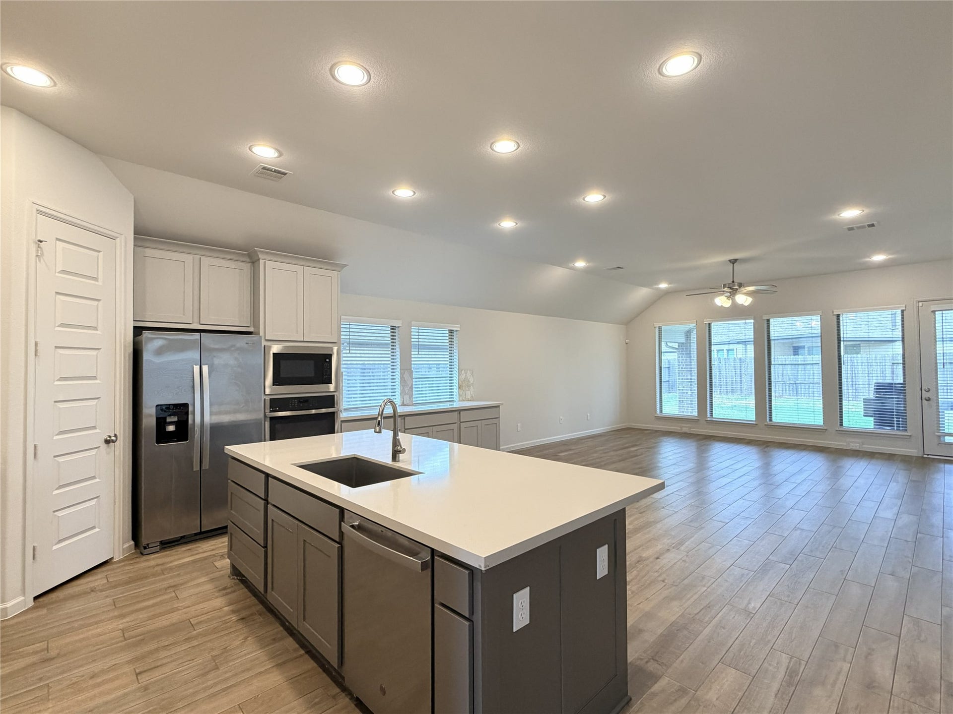 9307 Crescent Mill Drive, Missouri City, TX 77459