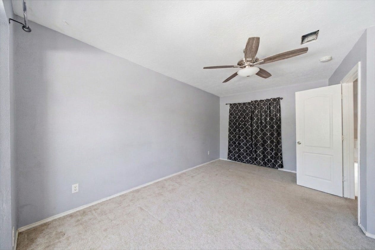 Secondary bedroom