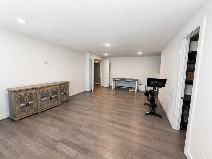 15 Quiet Mead Place, The Woodlands, TX 77375 15 Quiet Mead Place, The Woodlands, TX 77375