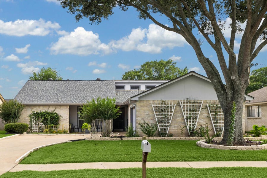 Property photo for 1903 Mustang Springs Drive, Missouri City, TX