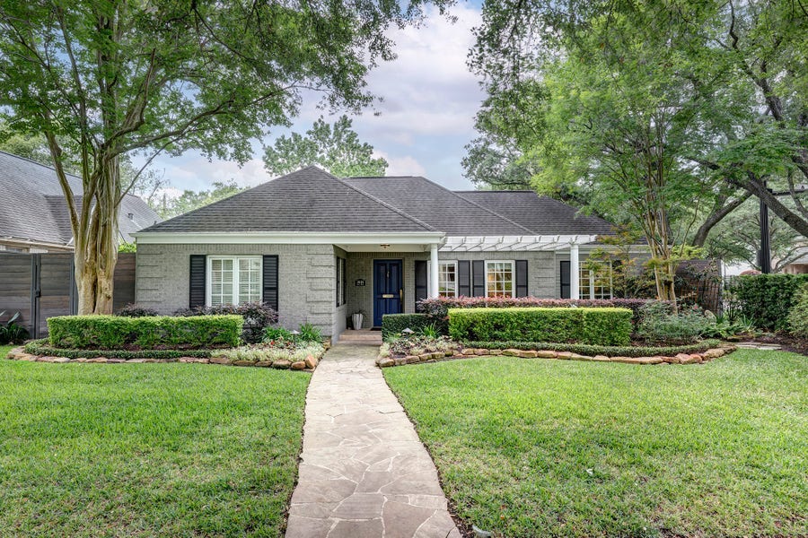 Property photo for 3131 Rice Boulevard, West University Place, TX