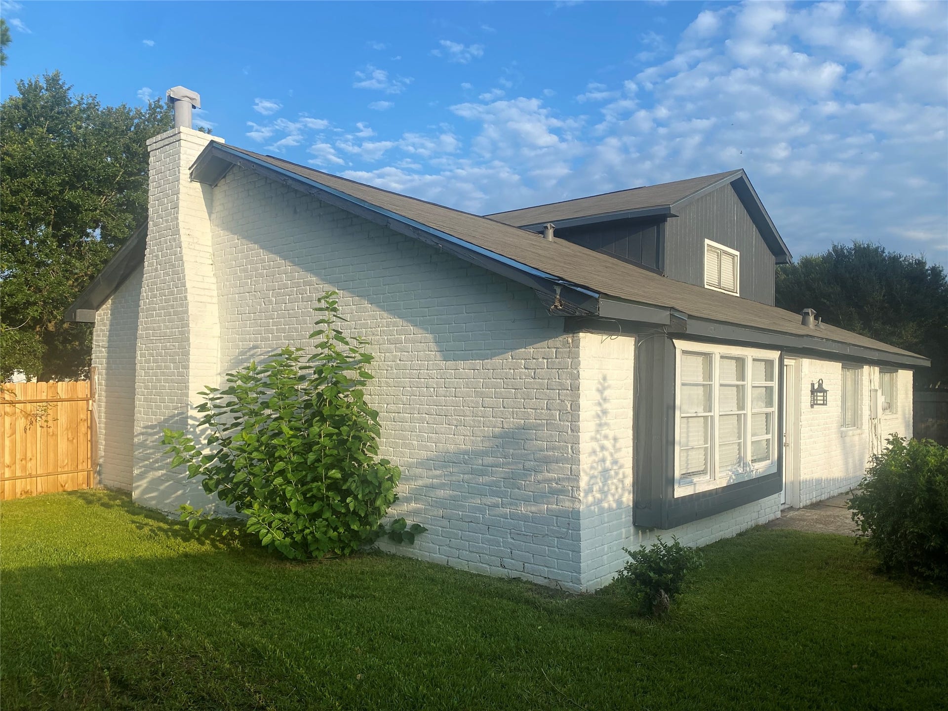 CORNER BACKYARD VIEW