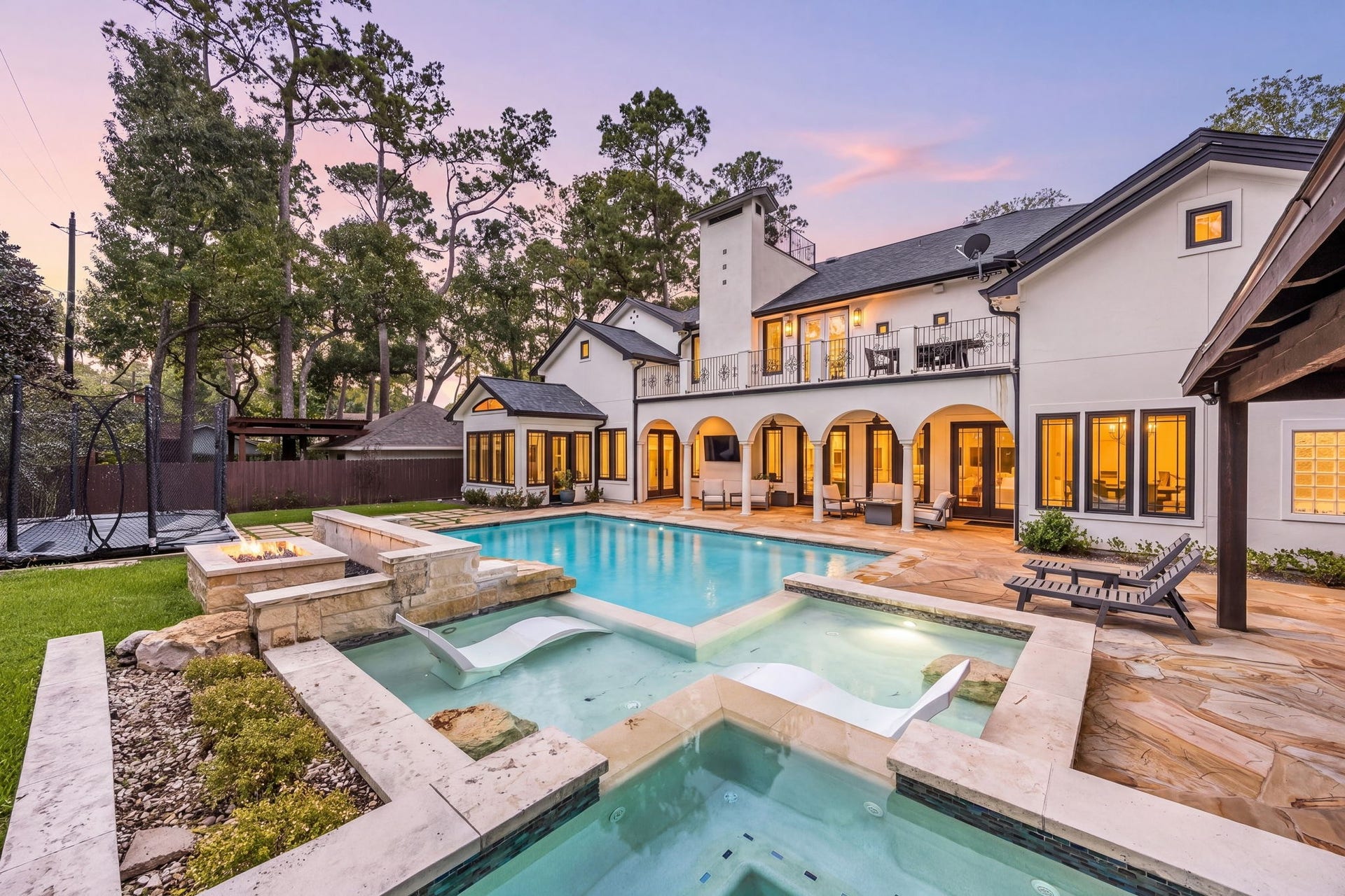 330 E Gaywood Drive, Houston, TX 77079 330 E Gaywood Drive, Houston, TX 77079
