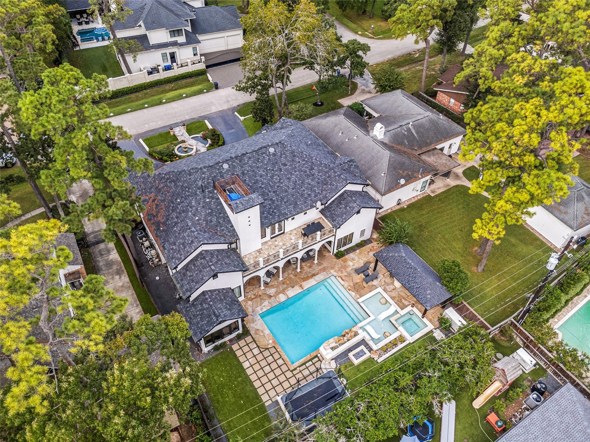 330 E Gaywood Drive, Houston, TX 77079 330 E Gaywood Drive, Houston, TX 77079