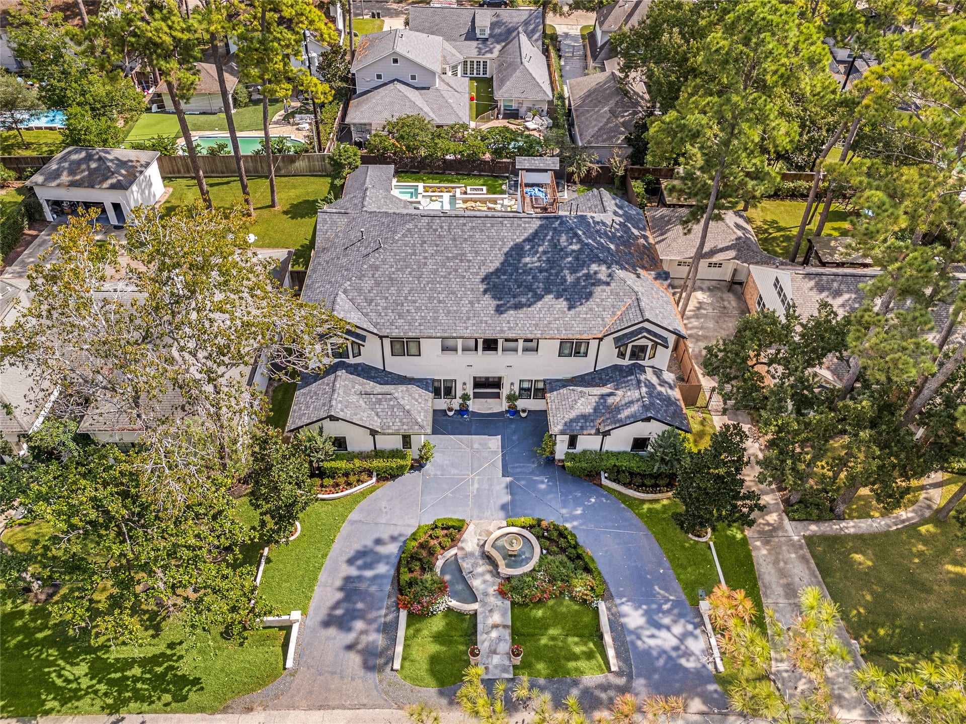 330 E Gaywood Drive, Houston, TX 77079 330 E Gaywood Drive, Houston, TX 77079