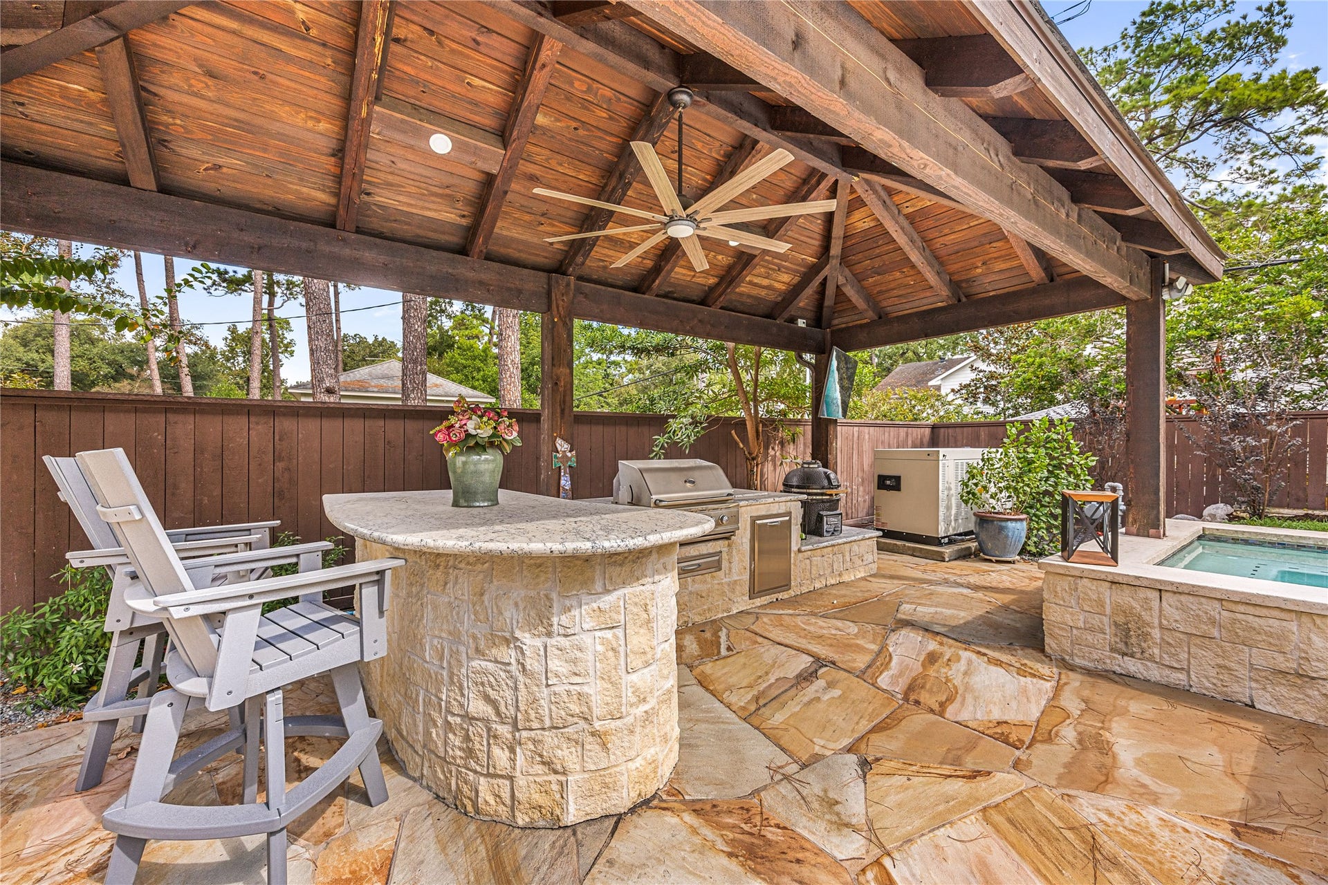 330 E Gaywood Drive, Houston, TX 77079 330 E Gaywood Drive, Houston, TX 77079