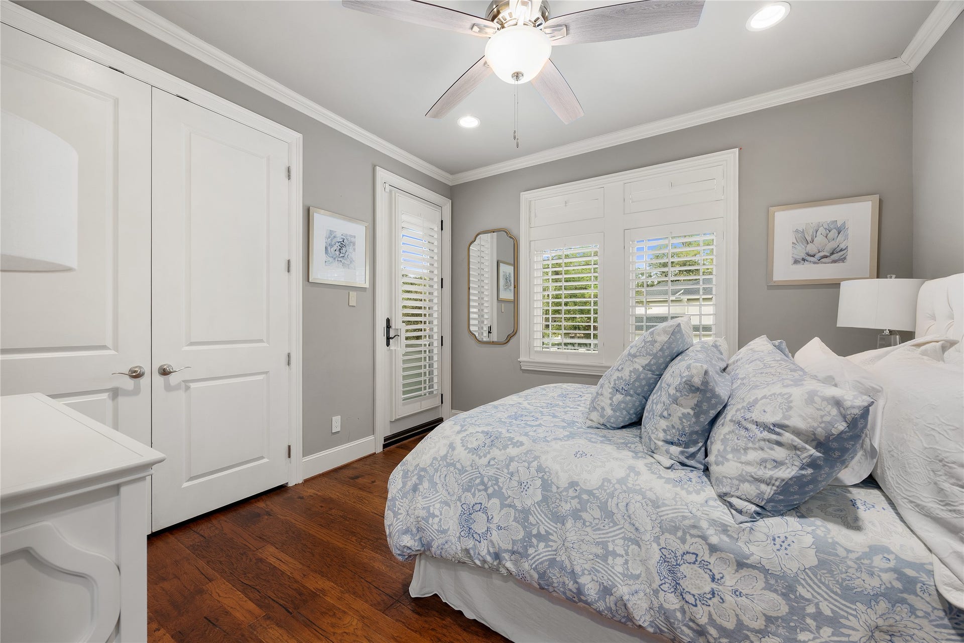 330 E Gaywood Drive, Houston, TX 77079 4th Secondary bedroom has a large closet and balcony access.