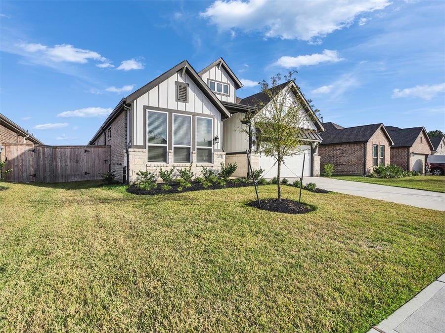 Property photo for 2211 Cherry Bridge Lane, Tomball, TX