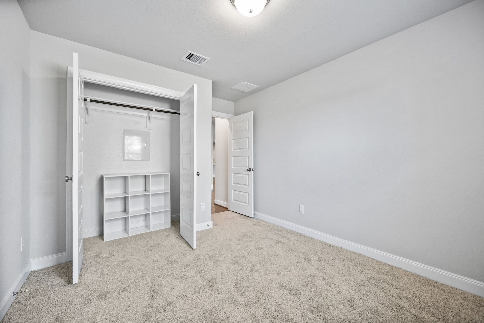 11403 Brookside Arbor Lane, Richmond, TX 77406 Need more storage? Check out the wide reach-in closet.