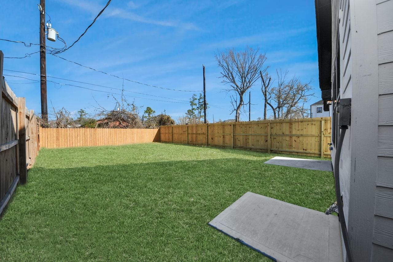 8655 Sunderland Road, Houston, TX 77028 8655 Sunderland Road, Houston, TX 77028
