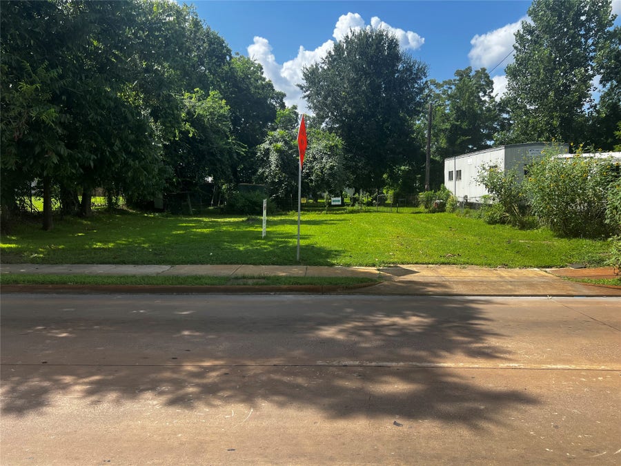 Property photo for 3202 Parker Road, Houston, TX