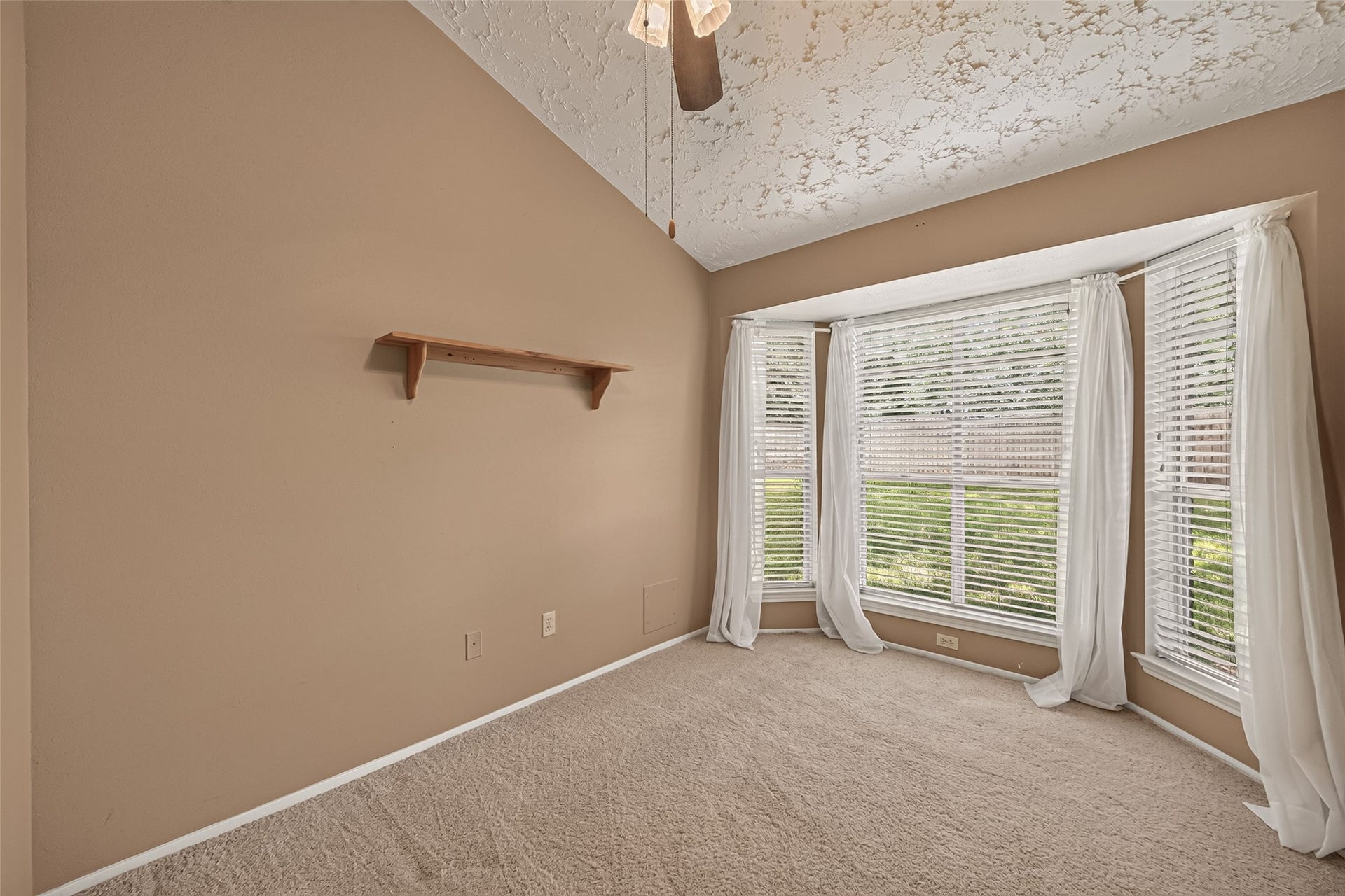 2811 Pheasant Creek Drive, Sugar Land, TX 77498 2811 Pheasant Creek Drive, Sugar Land, TX 77498