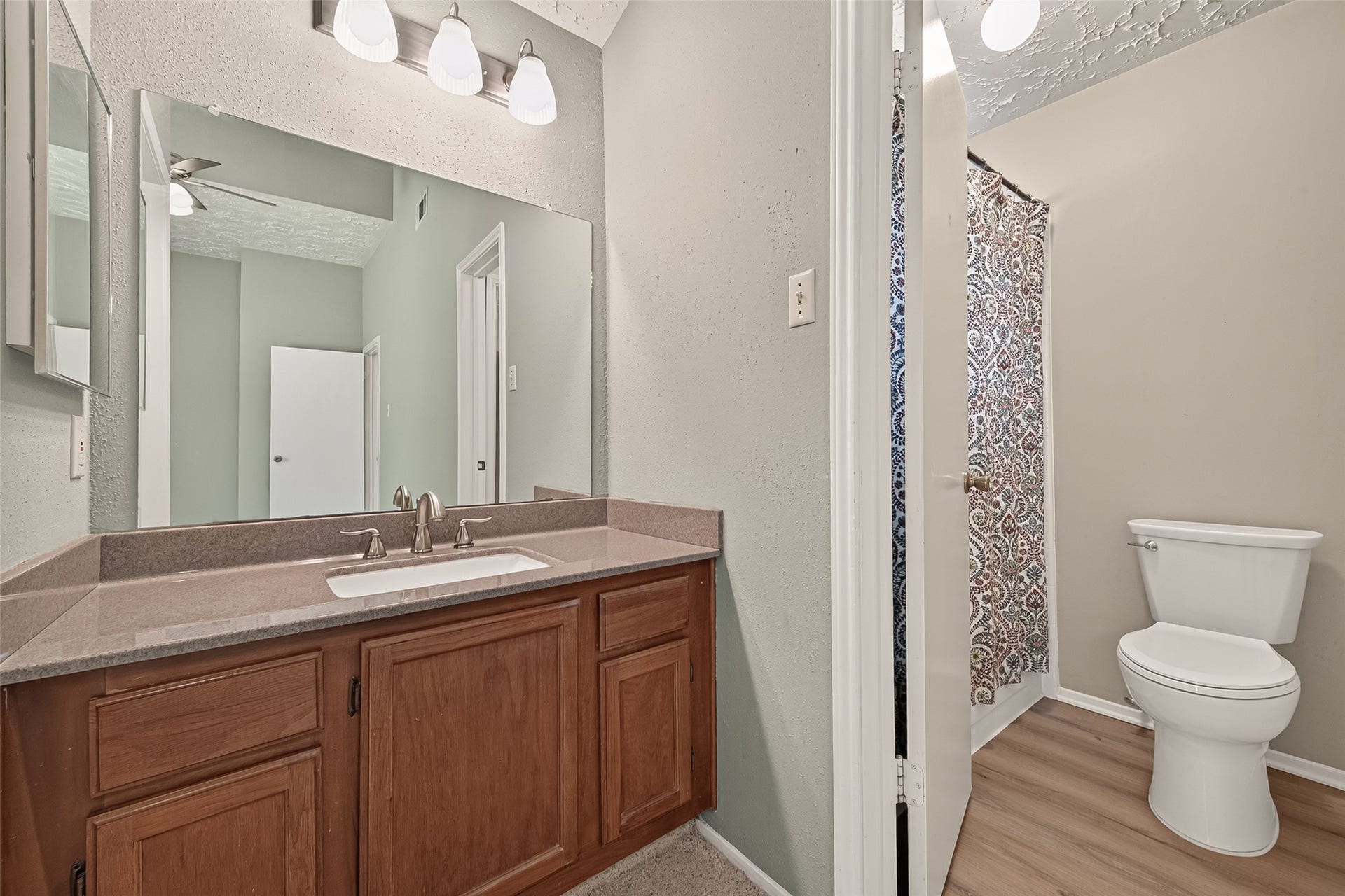 2811 Pheasant Creek Drive, Sugar Land, TX 77498 2811 Pheasant Creek Drive, Sugar Land, TX 77498
