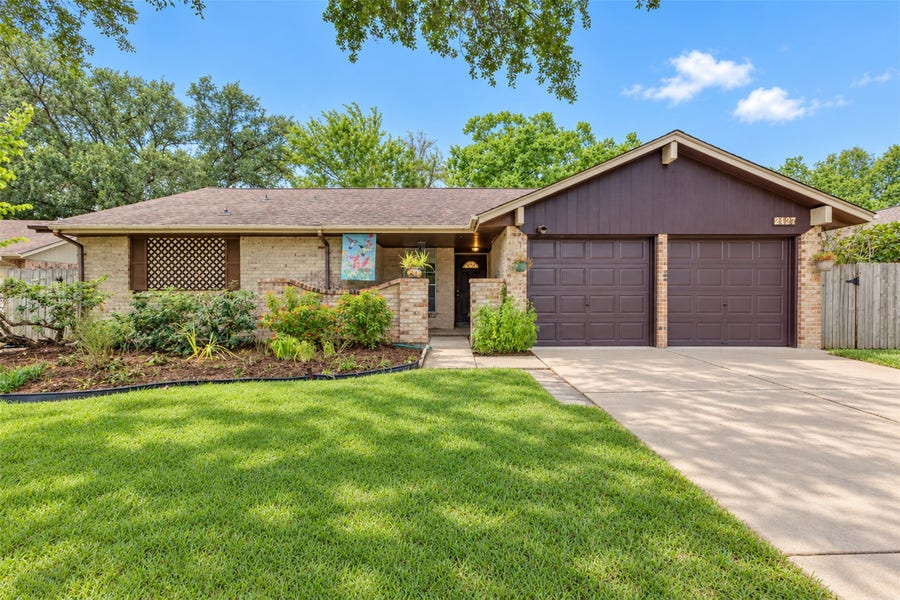 Property photo for 2127 Whiteback Drive, Houston, TX