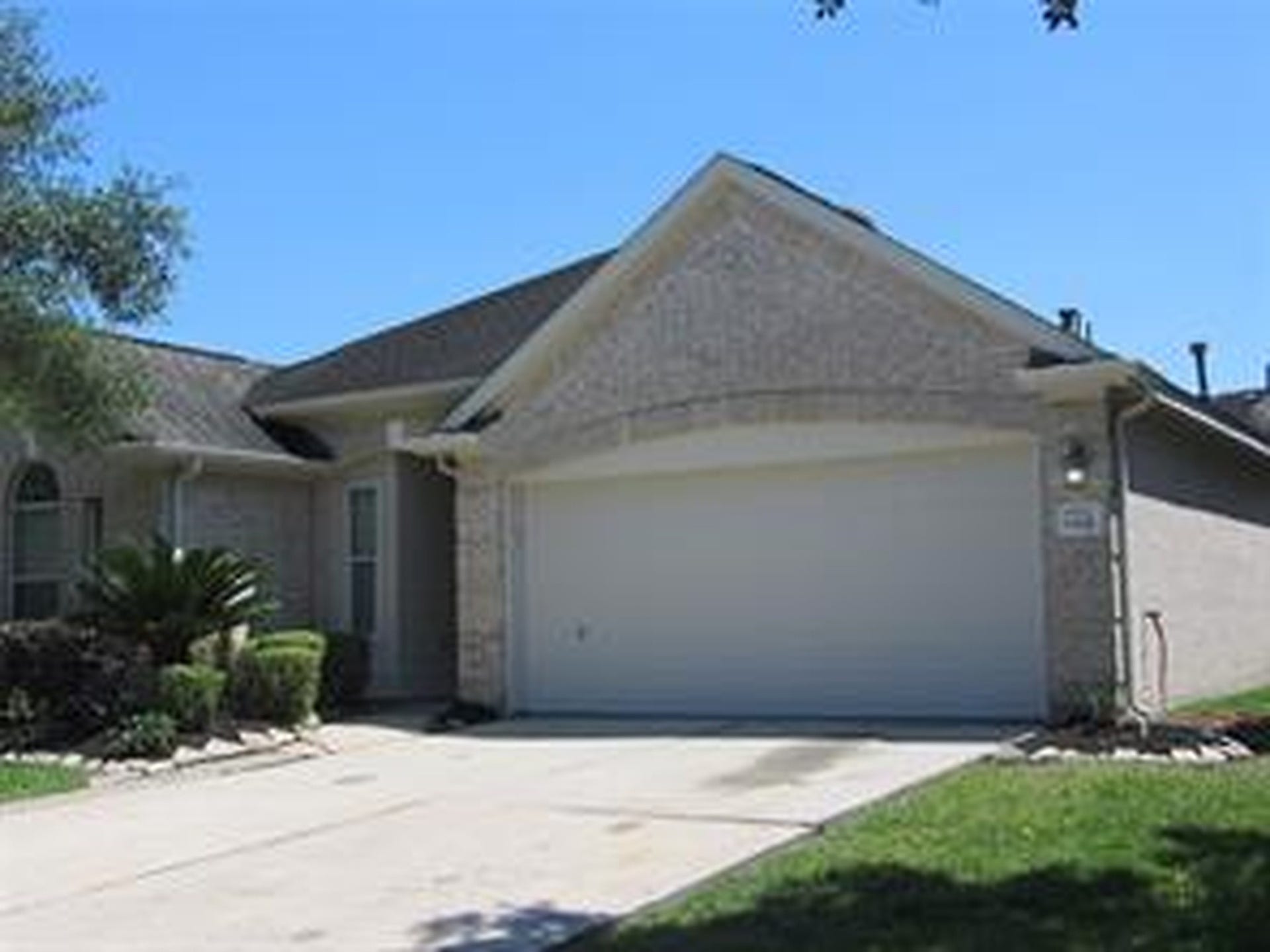 9302 Lakeway View Lane, Humble, TX 77396