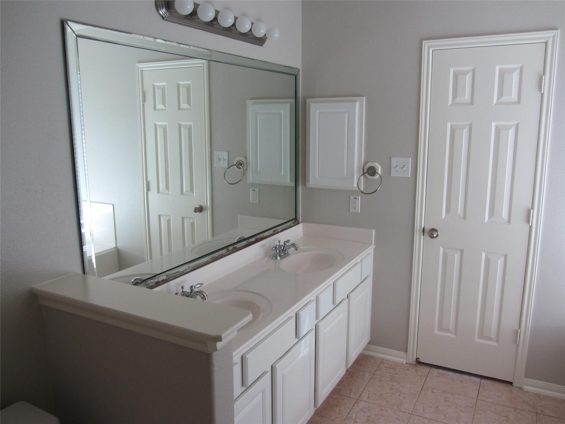 9302 Lakeway View Lane, Humble, TX 77396