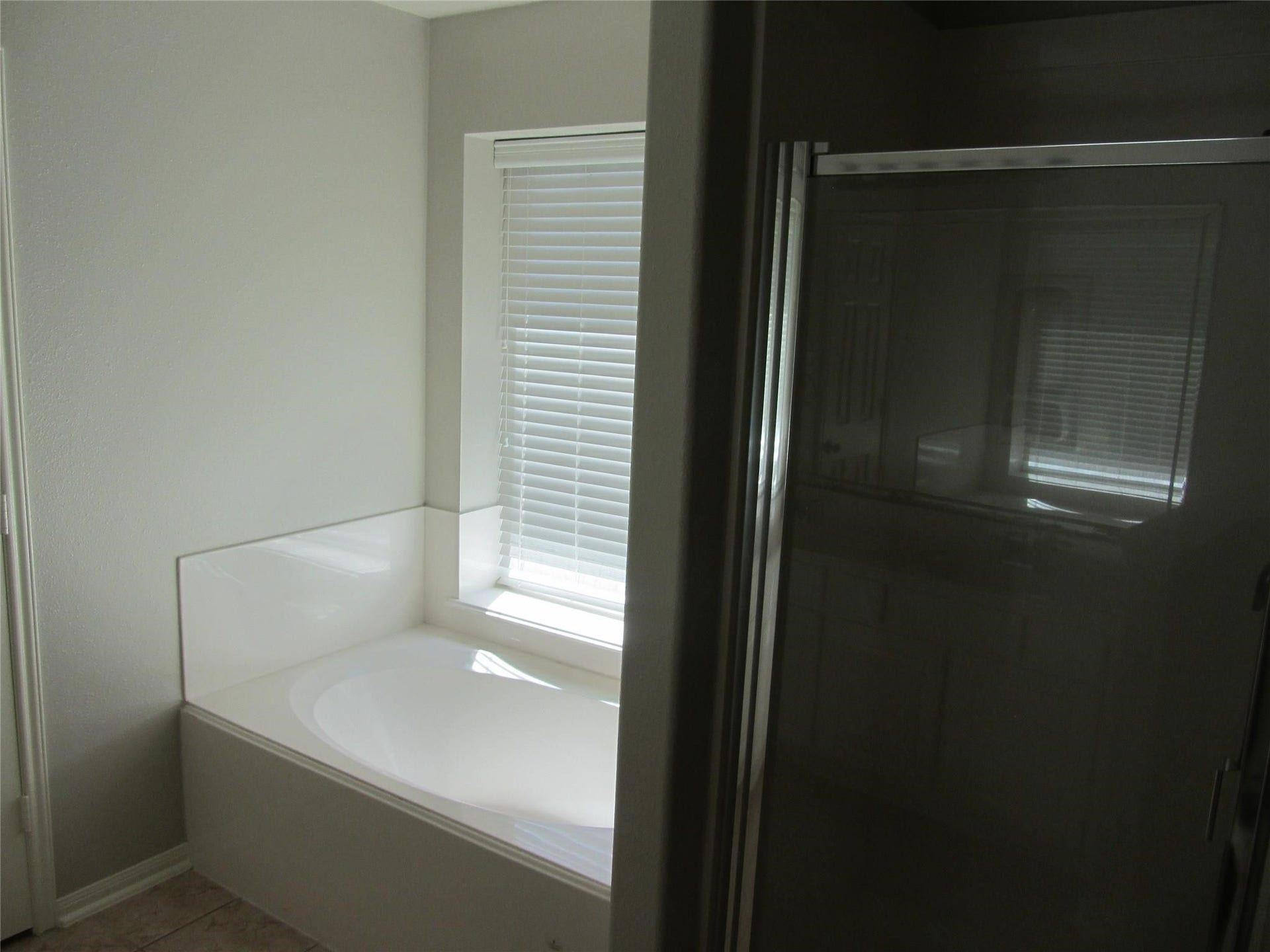 9302 Lakeway View Lane, Humble, TX 77396
