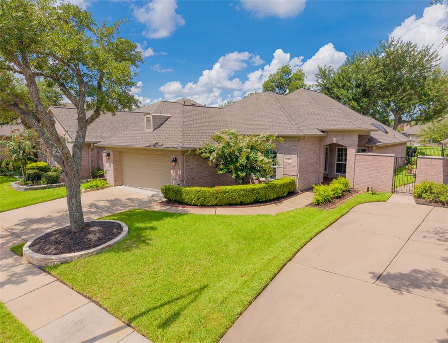 Property photo for 1915 Supplejack Court, Sugar Land, TX