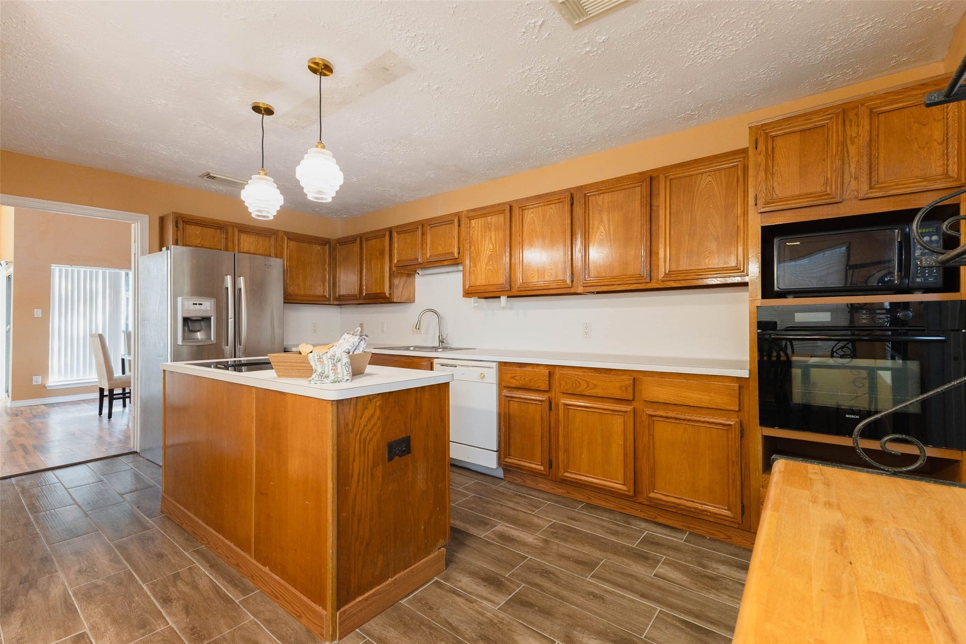 3102 Ashford Bend Drive, Houston, TX 77082 3102 Ashford Bend Drive, Houston, TX 77082
