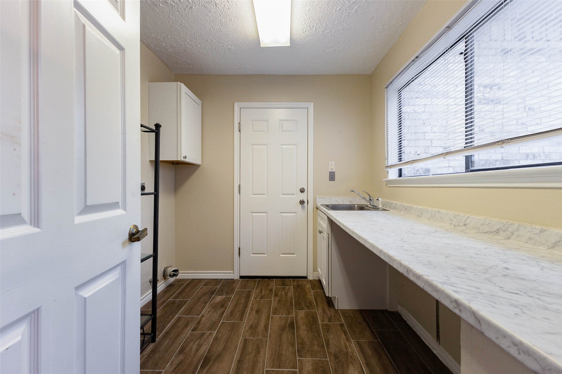 3102 Ashford Bend Drive, Houston, TX 77082 3102 Ashford Bend Drive, Houston, TX 77082