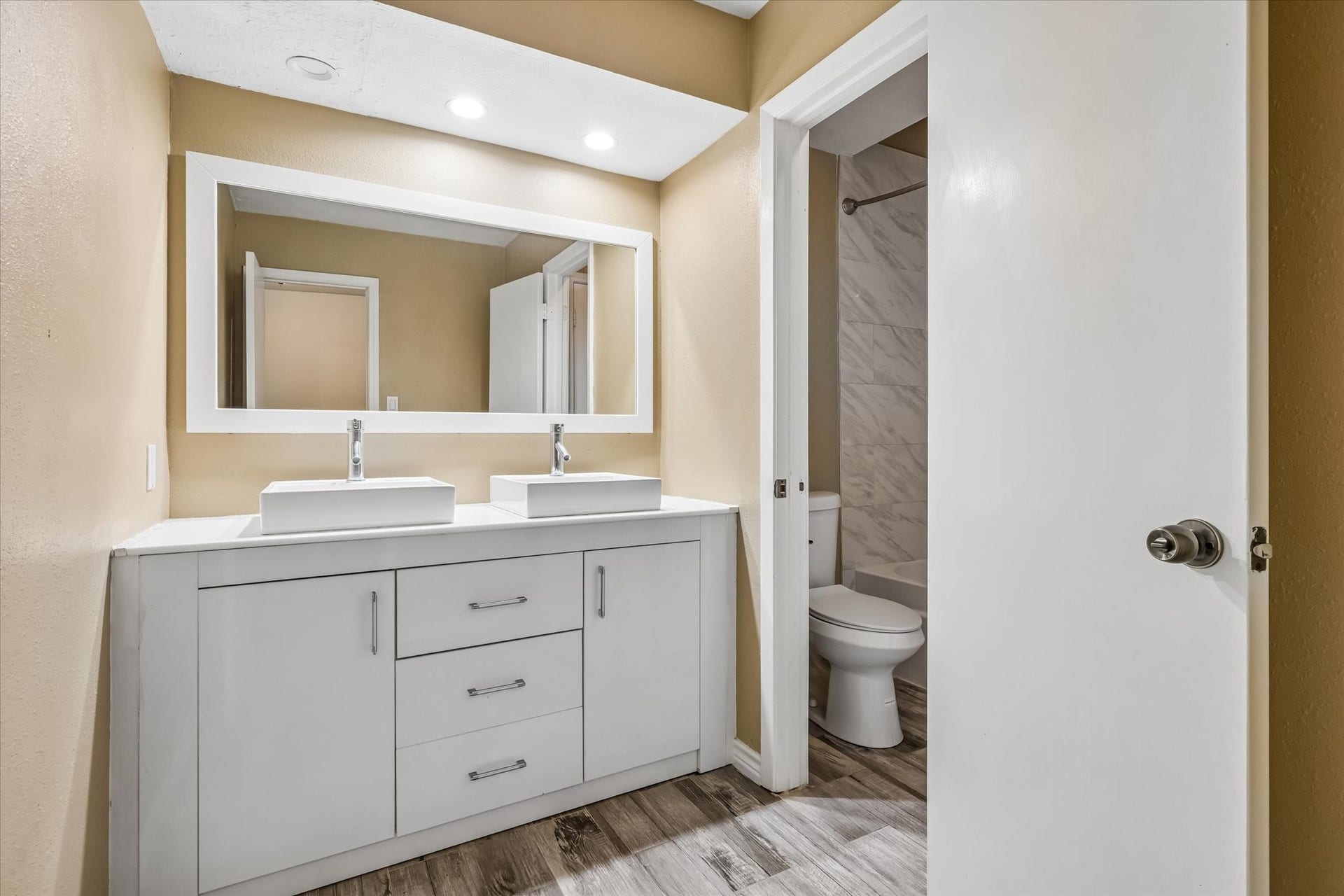 16607 Sunlight Way, Houston, TX 77058 bathroom fully remodeled