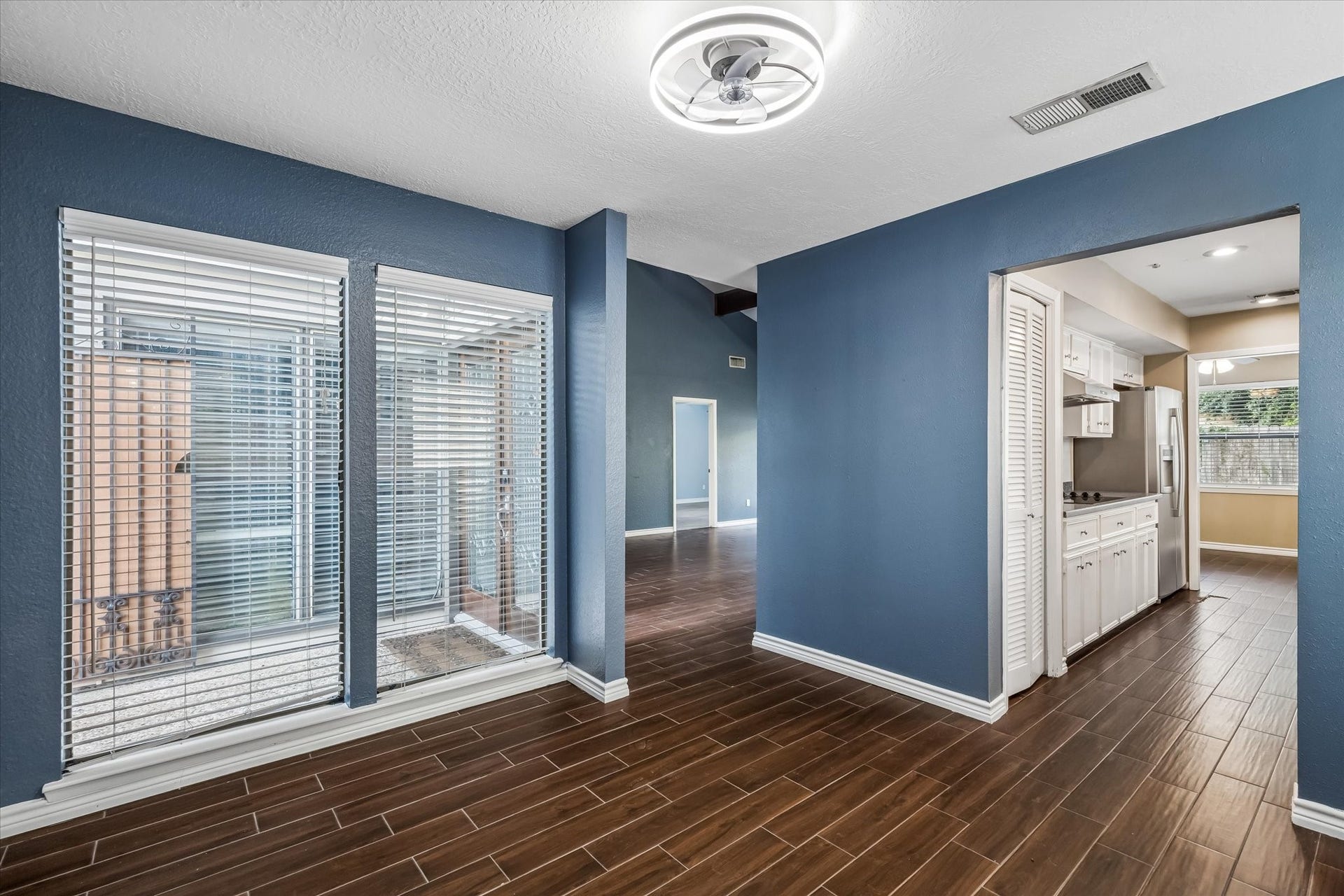 16607 Sunlight Way, Houston, TX 77058 16607 Sunlight Way, Houston, TX 77058